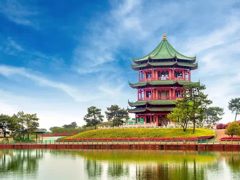 Du Lịch Trung Quốc Tháng 4: Thời Tiết, Lễ Hội, Địa Điểm Hấp Dẫn