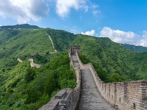 Vạn Lý Trường Thành Trung Quốc: Khám Phá Kỳ Quan Vĩ Đại Bậc Nhất Thế Giới 