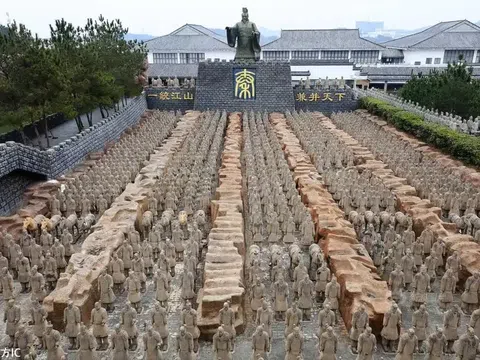Lăng Mộ Tần Thủy Hoàng: Kỳ Quan Bí Ẩn Dưới Lòng Đất Trung Hoa