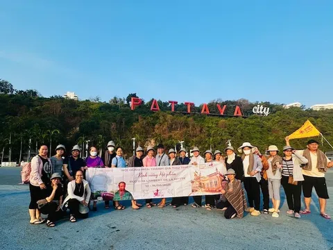 ĐOÀN HÀNH HƯƠNG CÔNG GIÁO HÀNH TRÌNH 5N4Đ TRONG CHUYẾN THEO DẤU CHÂN CHA