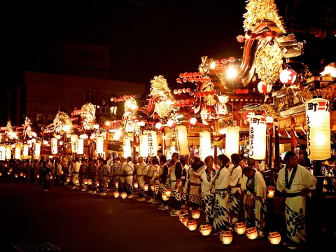 Tận hưởng không khí sôi động của các lễ hội truyền thống Nhật Bản 