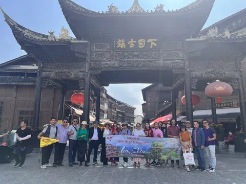 Golden Smile Travel tổ chức thành công Famtrip khảo sát và mở lại tour du lịch Quý Châu (Trung Quốc) từ 11/2023