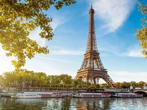 Ghé thăm Tháp Eiffel - Biểu tượng của thủ đô hoa lệ nước Pháp