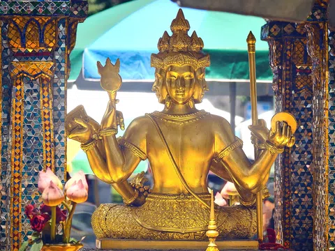 Đền Erawan: Ngôi đền linh thiêng giữa thủ đô Bangkok sầm uất 