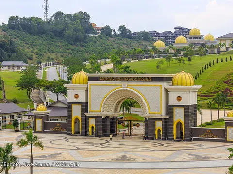 Khám phá hoàng cung Istana Negara lộng lẫy nổi tiếng ở Malaysia  