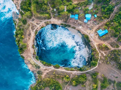 Khám phá “bể bơi vô cực” Angel’s Billabong ở thiên đường biển Bali 