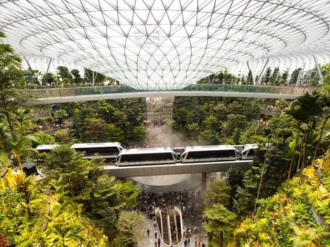 Dừng chân ở Jewel Changi - Sân bay đẹp nhất Châu Á trên quốc đảo Singapore