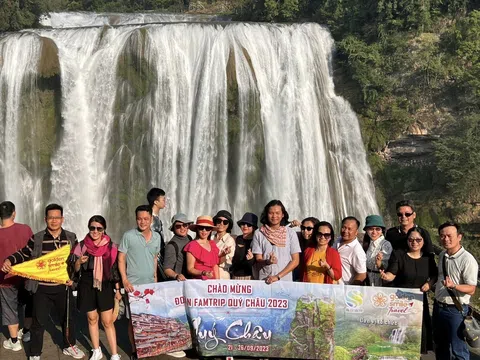 [NGƯỜI ĐƯA TIN] Golden Smile Travel tổ chức thành công Famtrip khảo sát và mở lại tour du lịch Quý Châu (Trung Quốc)