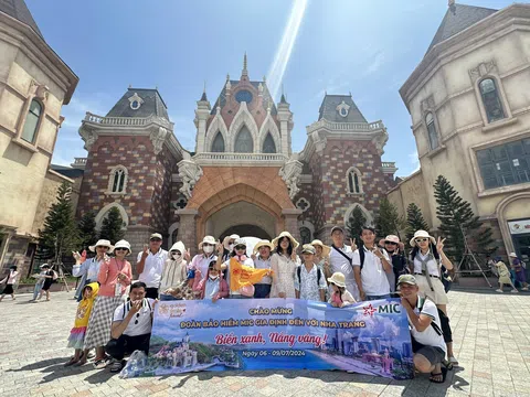 Đoàn Bảo hiểm Quân Đội Gia Định  - Hành trình khám phá Nha Trang xinh đẹp cùng Golden Smile Travel
