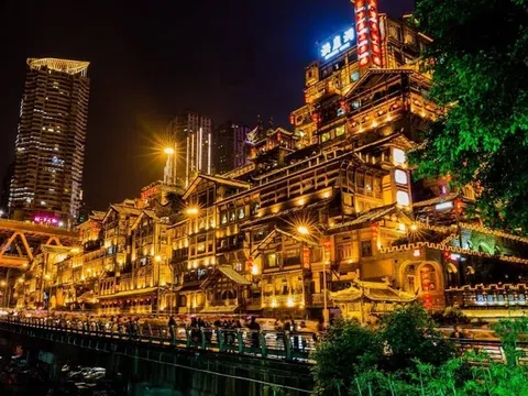 Tour Trung Quốc 4N3Đ | TRÙNG KHÁNH – HỒNG NHAI ĐỘNG TỪ KHÍ KHẨU CỔ TRẤN