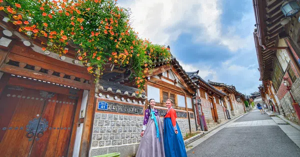 Làng Bukchon Hanok: Nơi lưu giữ di sản văn hóa Hàn Quốc độc đáo